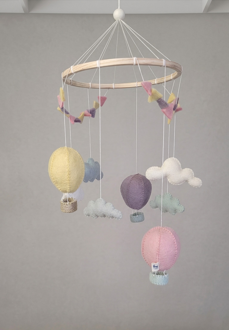 Uro med luftballon og vimpler